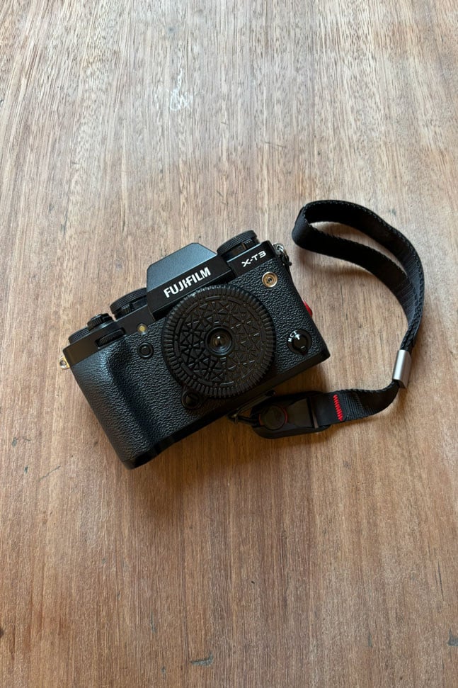 A lens that looks like an Oreo biscuit